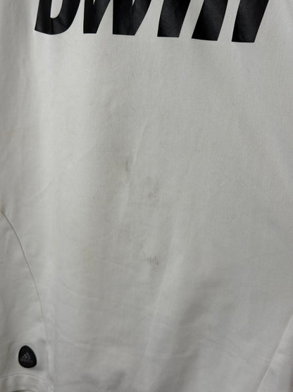 Mesut Ozil Real Madrid CF 2011-12 home football shirt (M)