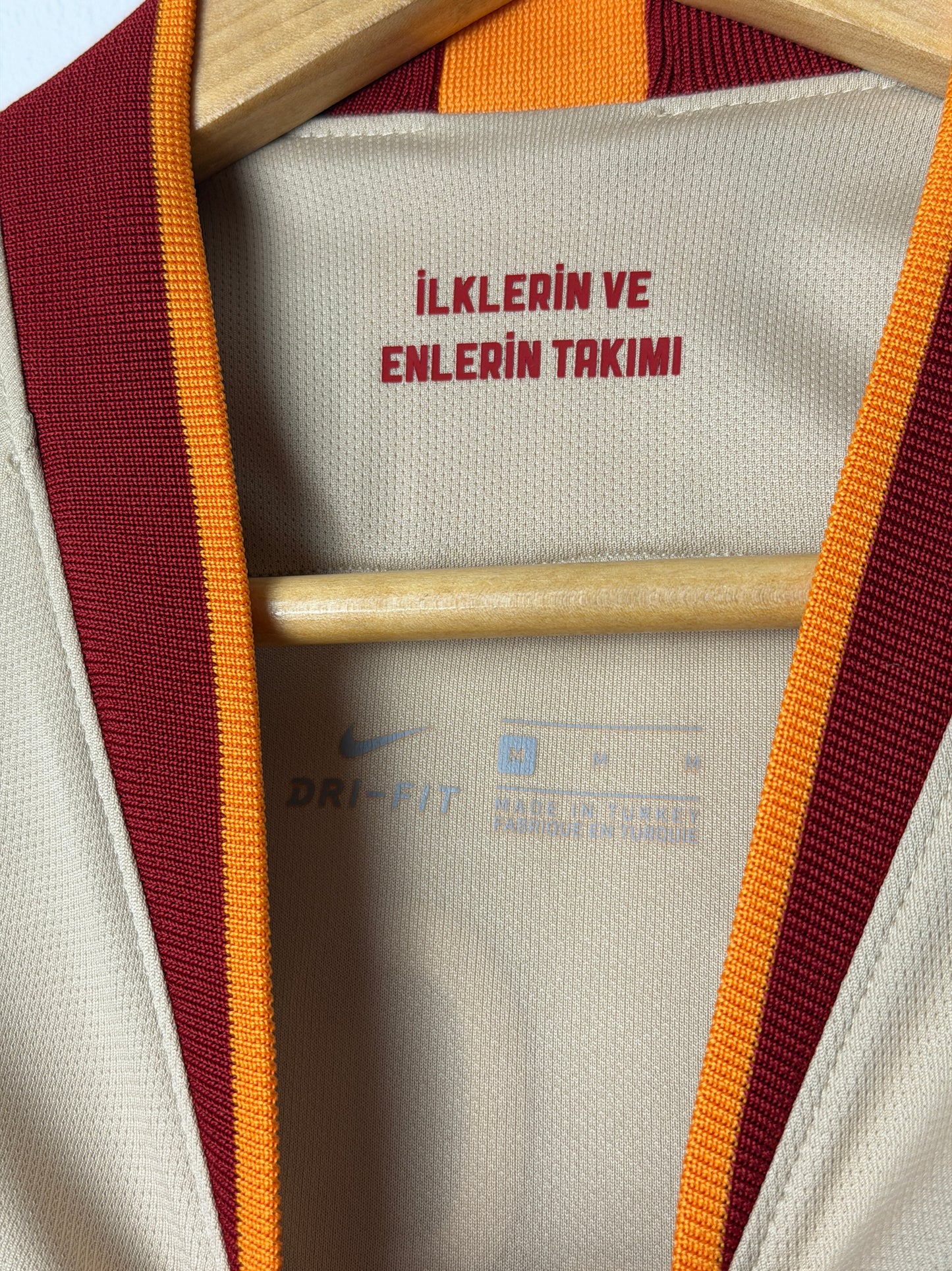 Radamel Falcao Galatasaray 2019-20 away football shirt (M)