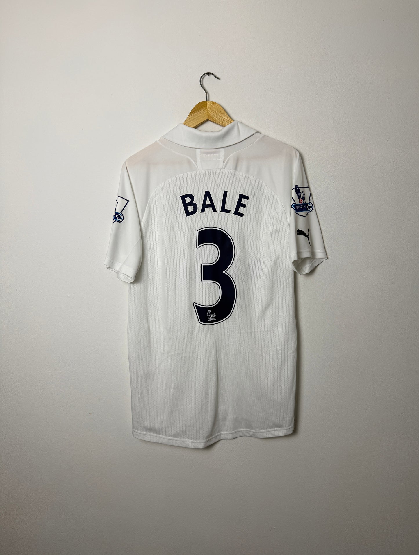 Gareth Bale Tottenham Hotspur 2011-12 home football shirt (M)