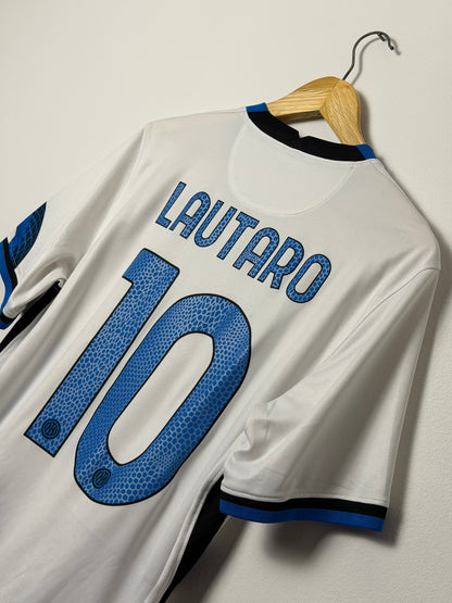Lautaro Martinez Inter Milan 2021-22 away football shirt (M)