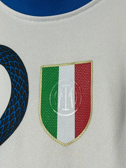 Lautaro Martinez Inter Milan 2021-22 away football shirt (M)