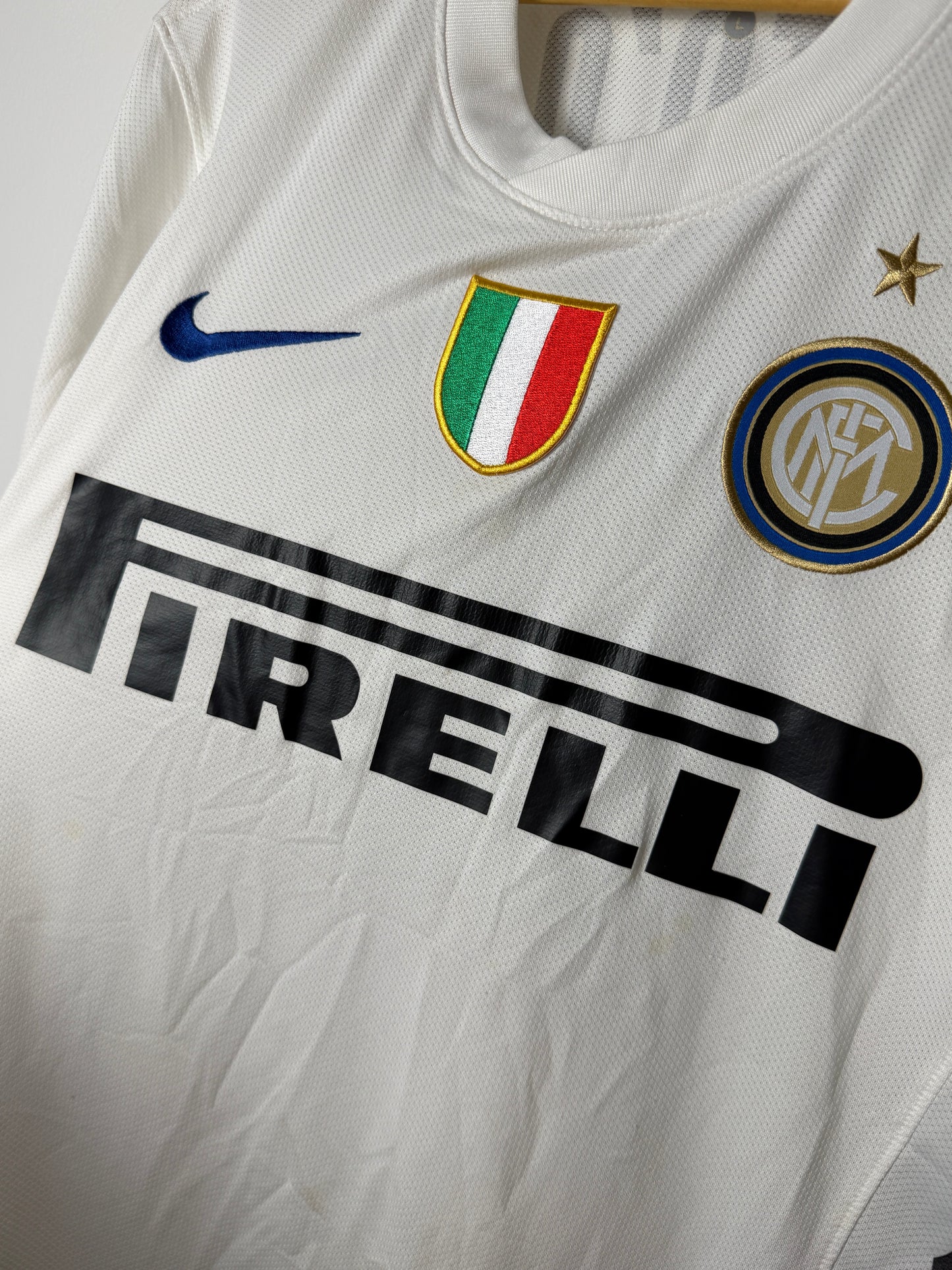 Samuel Eto'o Inter Milan 2010-11 away football shirt (L)