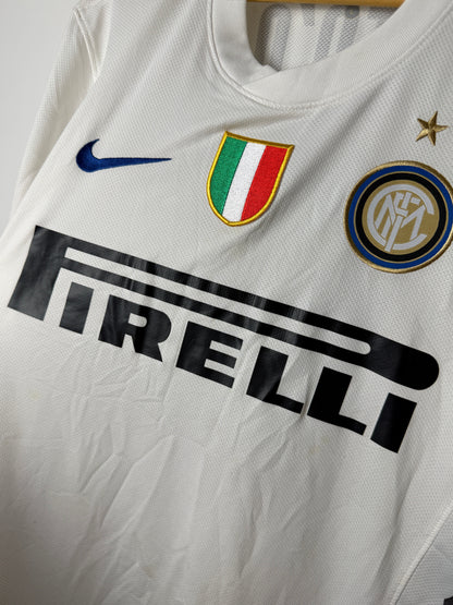 Samuel Eto'o Inter Milan 2010-11 away football shirt (L)
