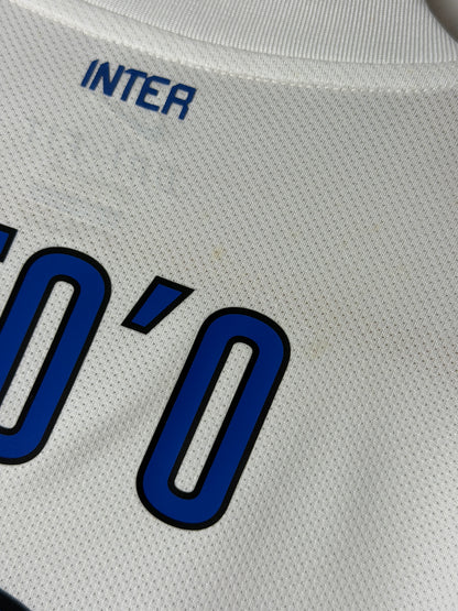 Samuel Eto'o Inter Milan 2010-11 away football shirt (L)