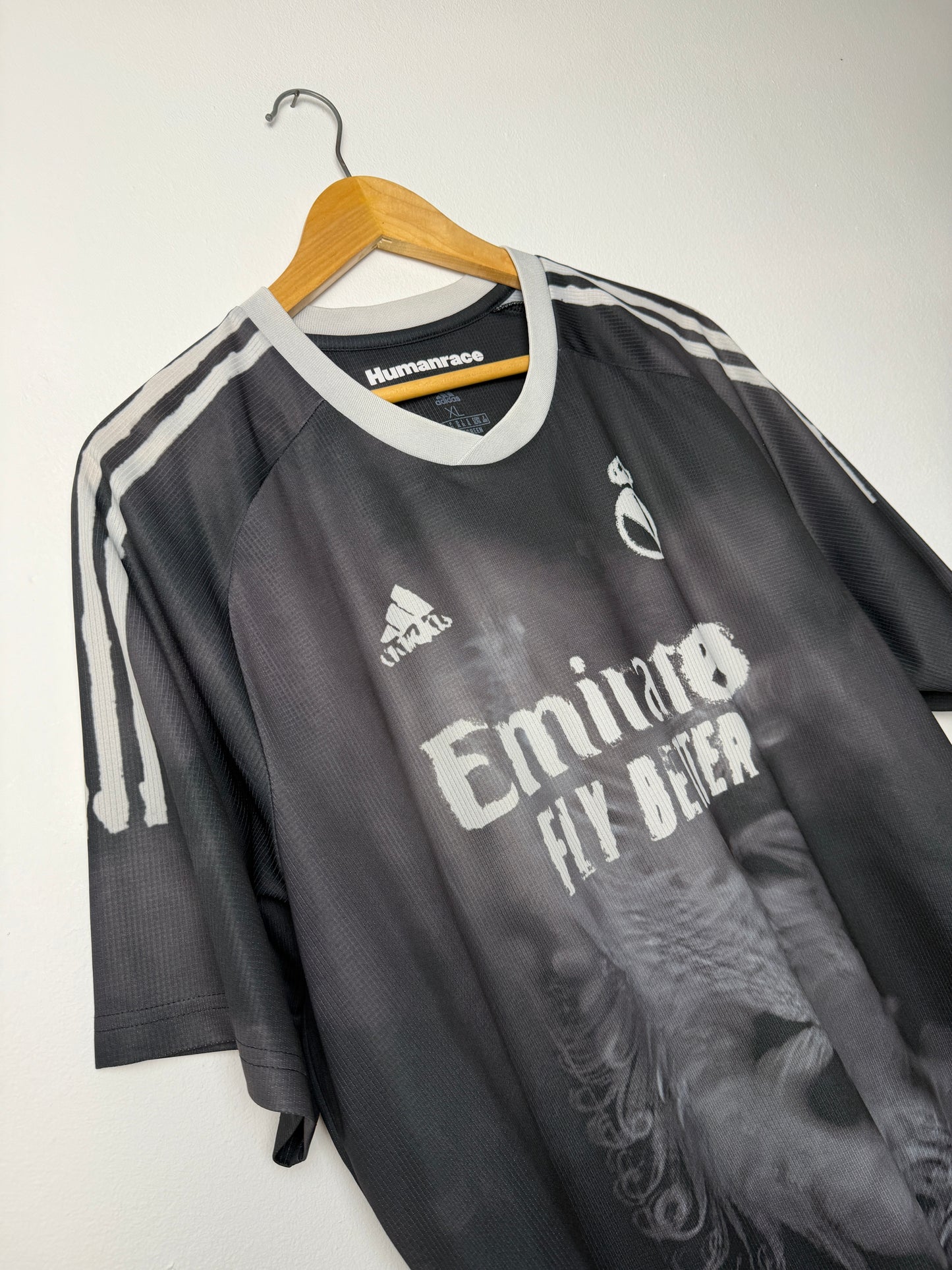 Luka Modric Real Madrid CF 2020-21 fourth special football shirt (XL)