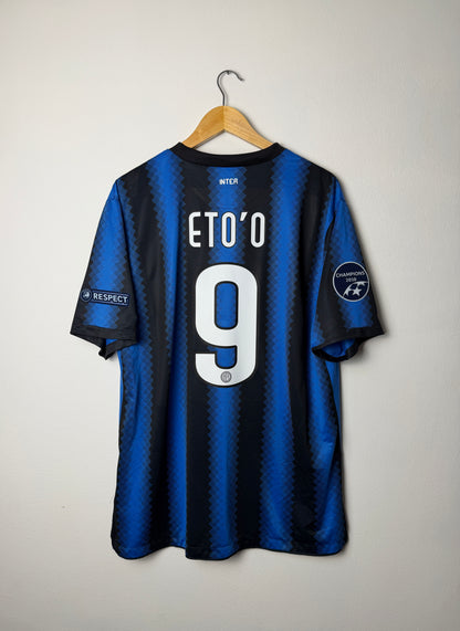 Samuel Eto'o Inter Milan 2010-11 home football shirt (XL)