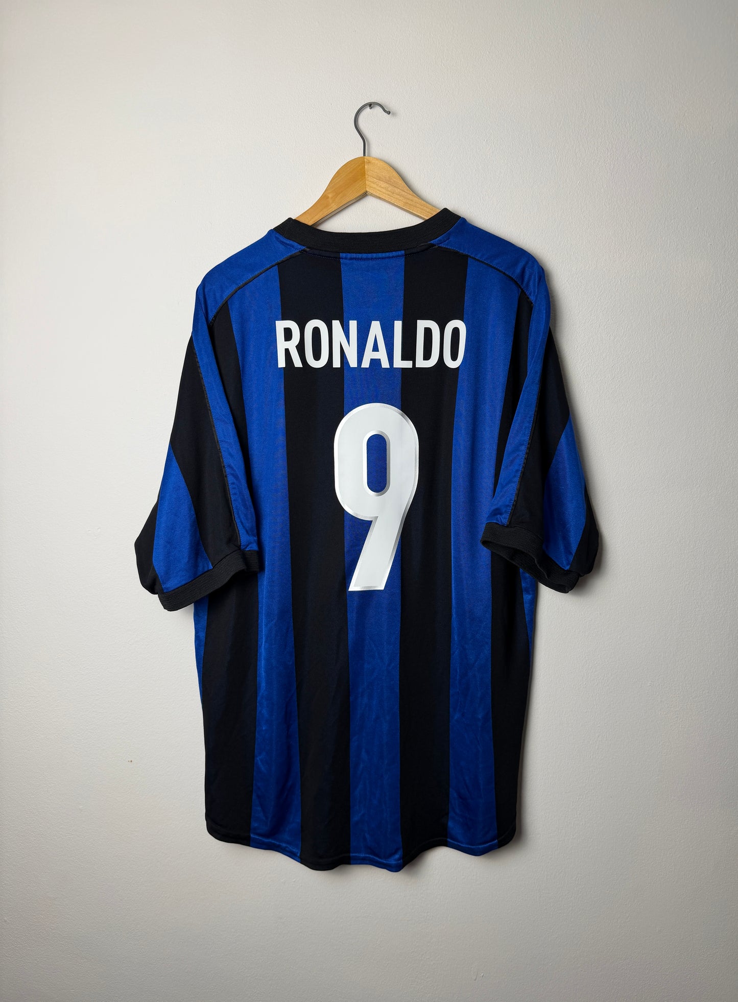 Ronaldo Nazario Inter Milan 1999-00 home football shirt (XL)