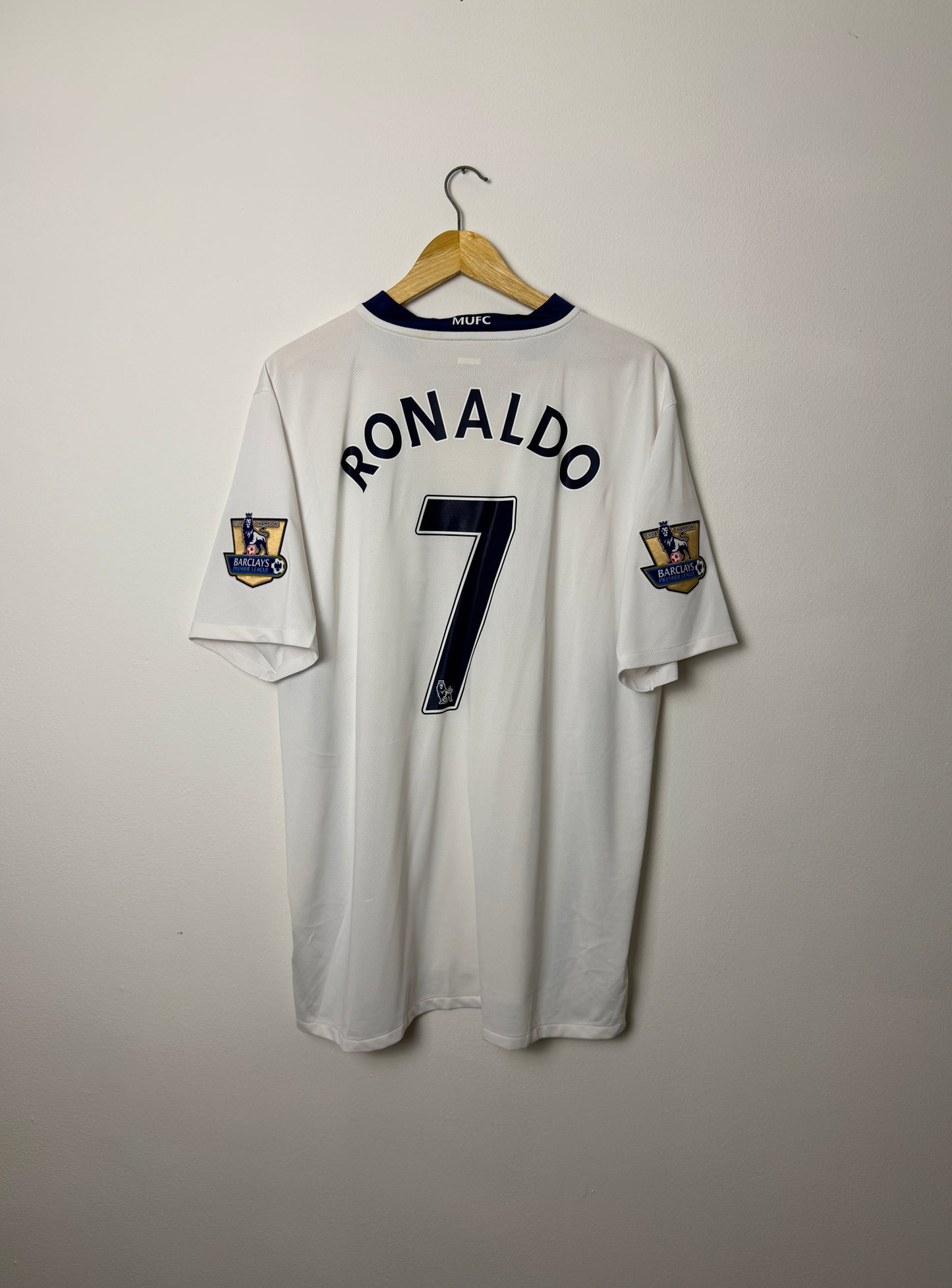 Cristiano Ronaldo Manchester United 2008-09 away football shirt (XXL)