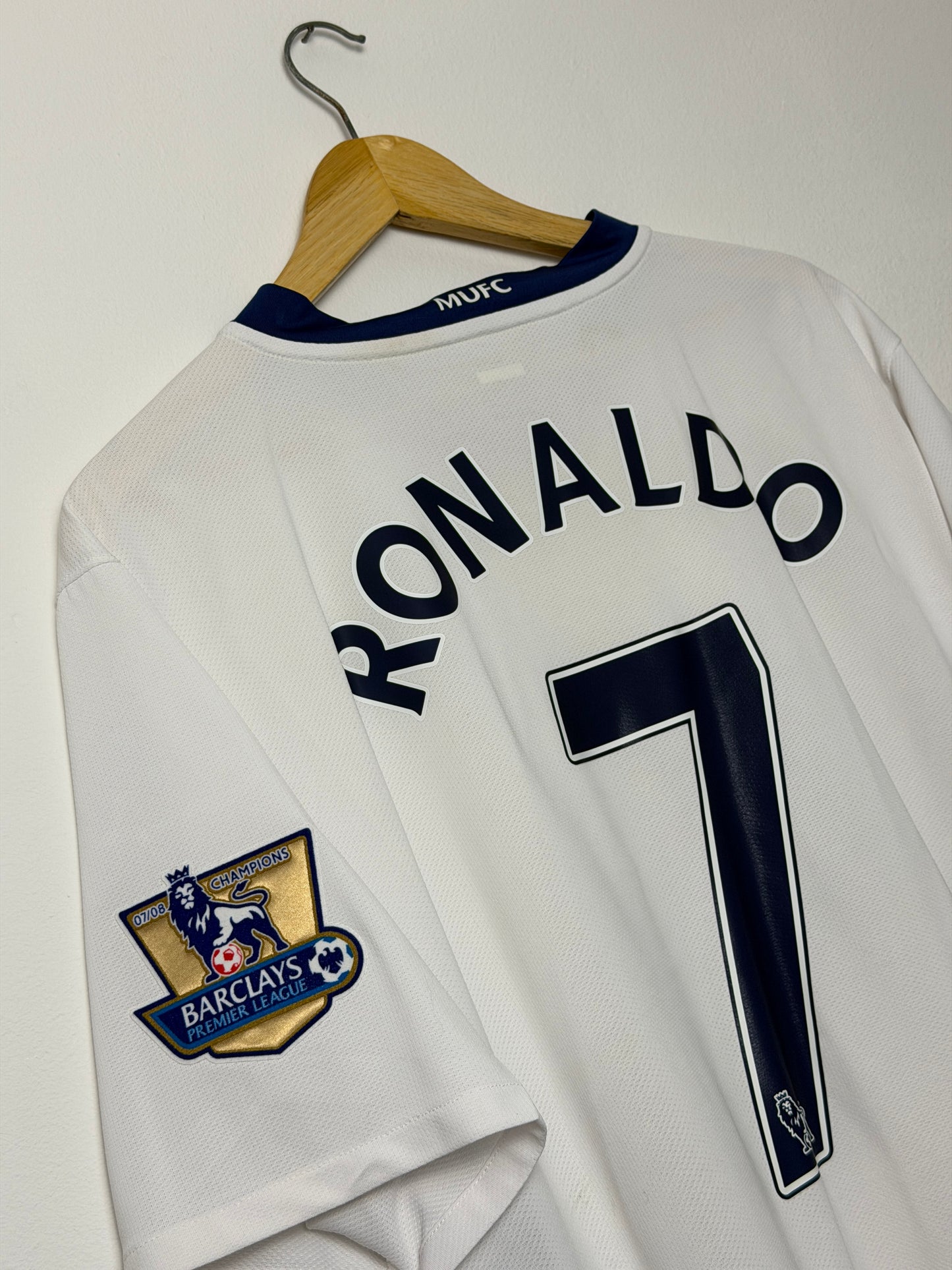 Cristiano Ronaldo Manchester United 2008-09 away football shirt (XXL)