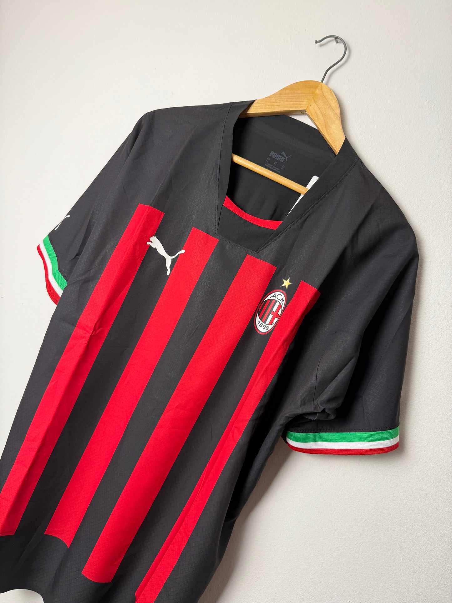Zlatan Ibrahimovic AC Milan 2022-23 home football shirt (XL)