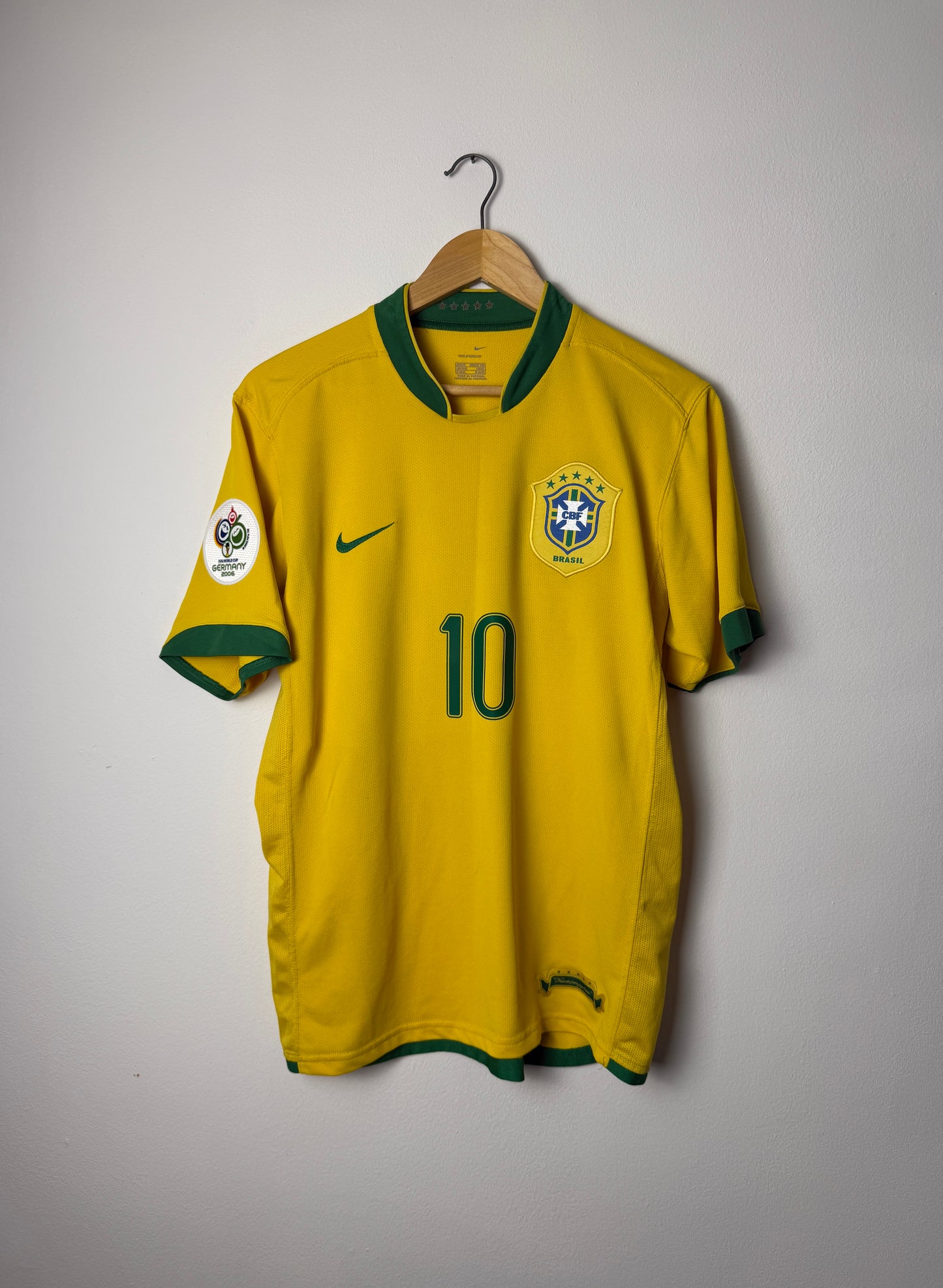 Ronaldinho Brazil 2006 home football shirt (M)