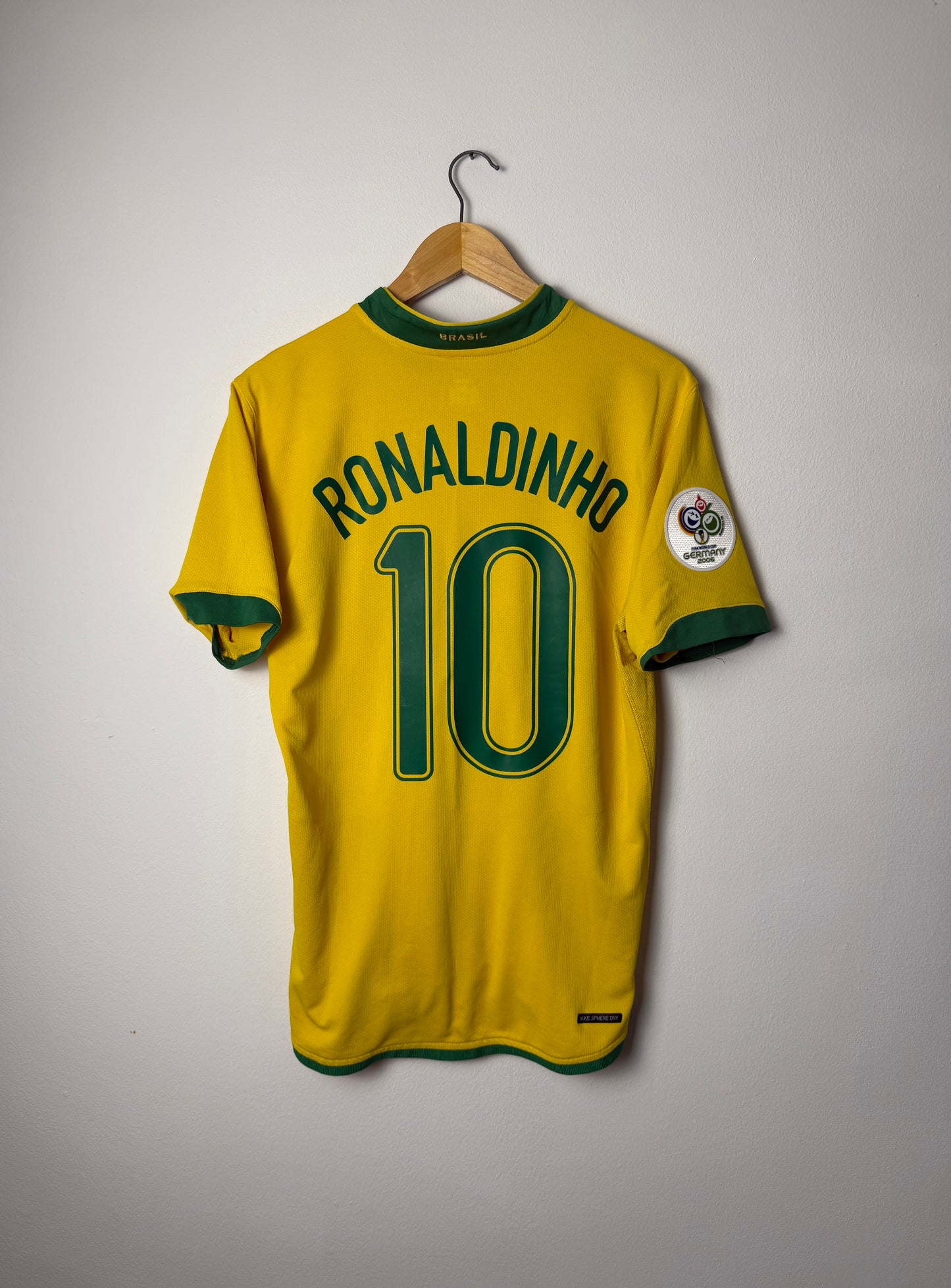 Ronaldinho Brazil 2006 home football shirt (M)