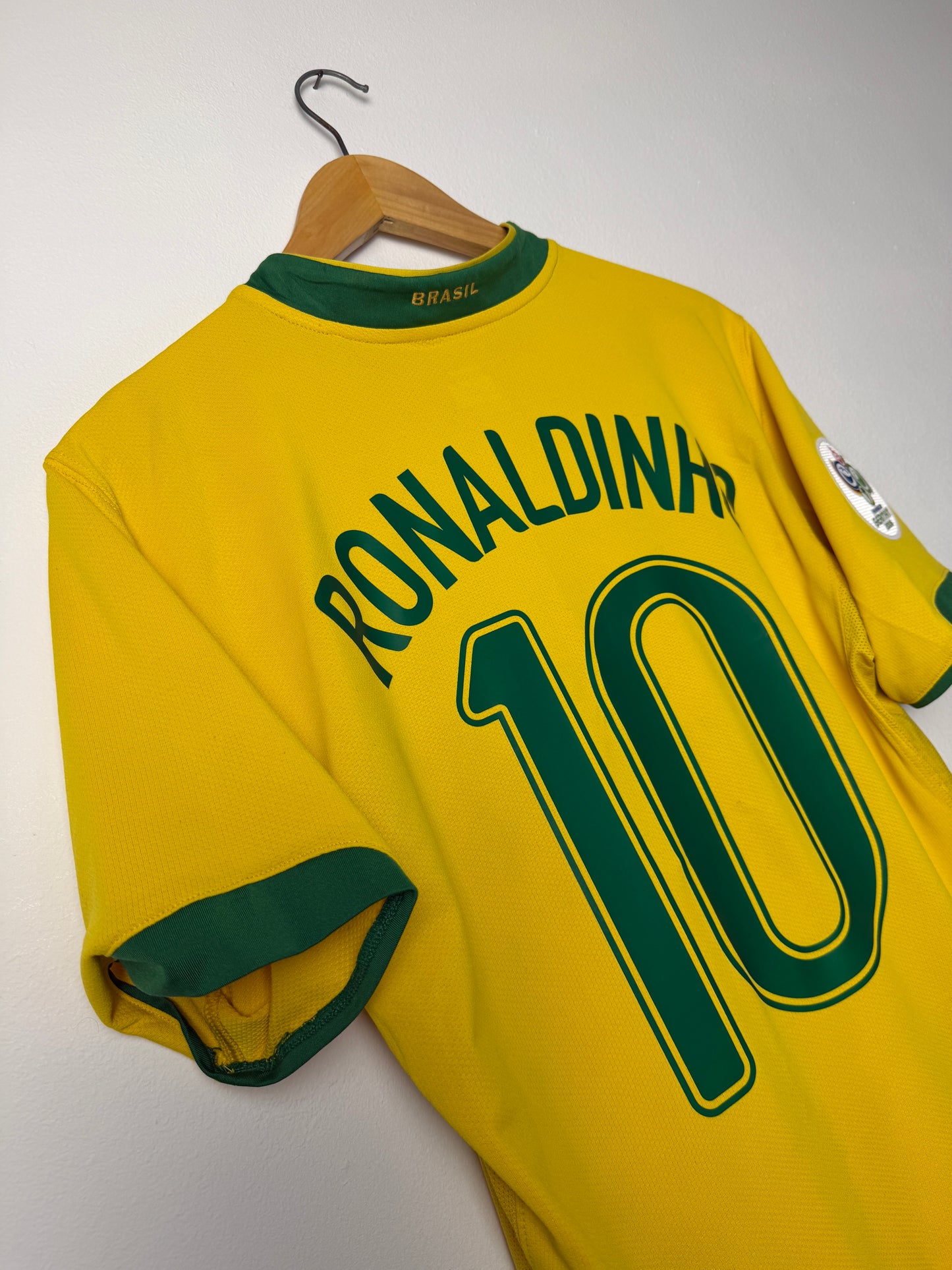 Ronaldinho Brazil 2006 home football shirt (M)