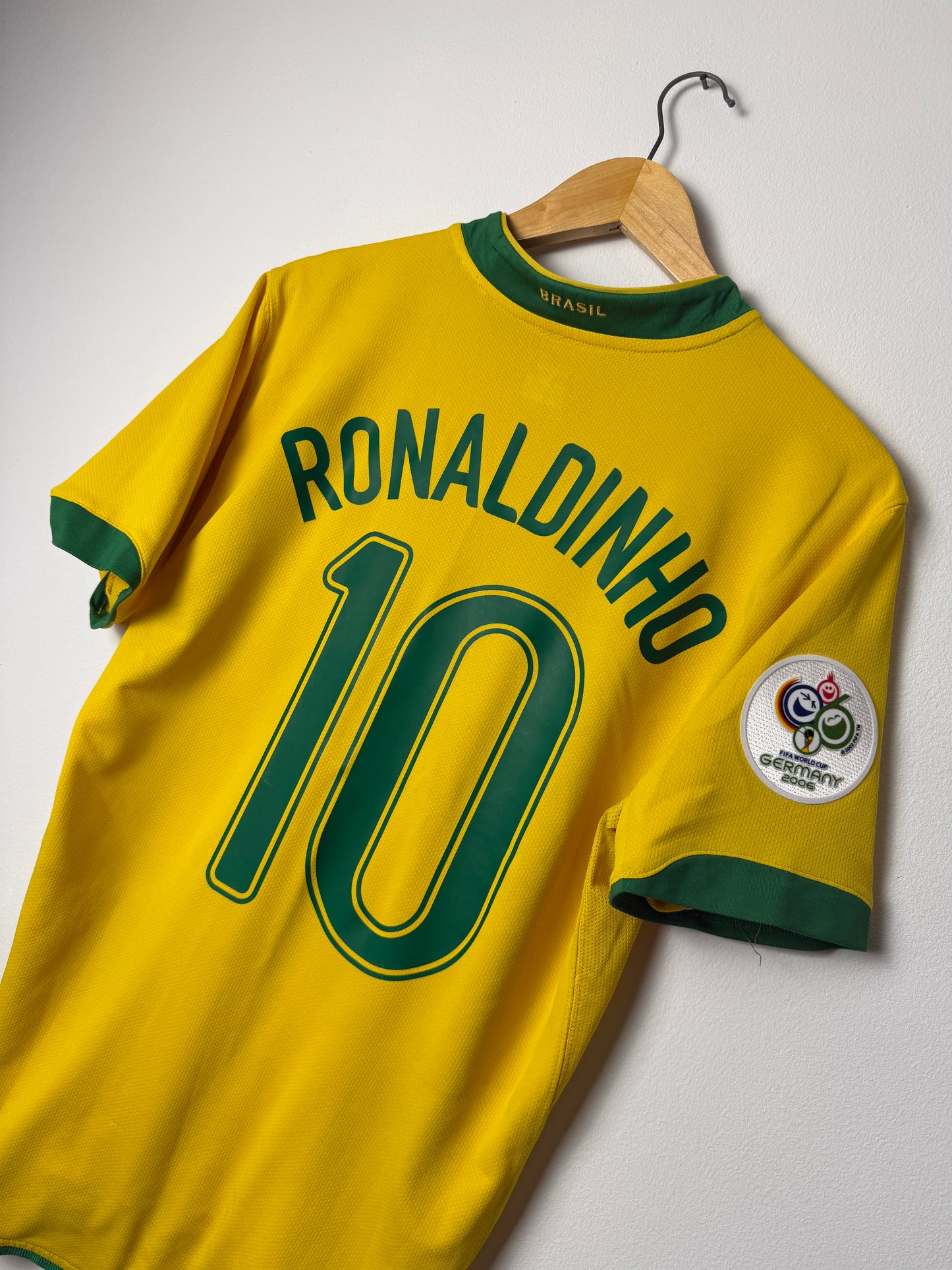 Ronaldinho Brazil 2006 home football shirt (M)