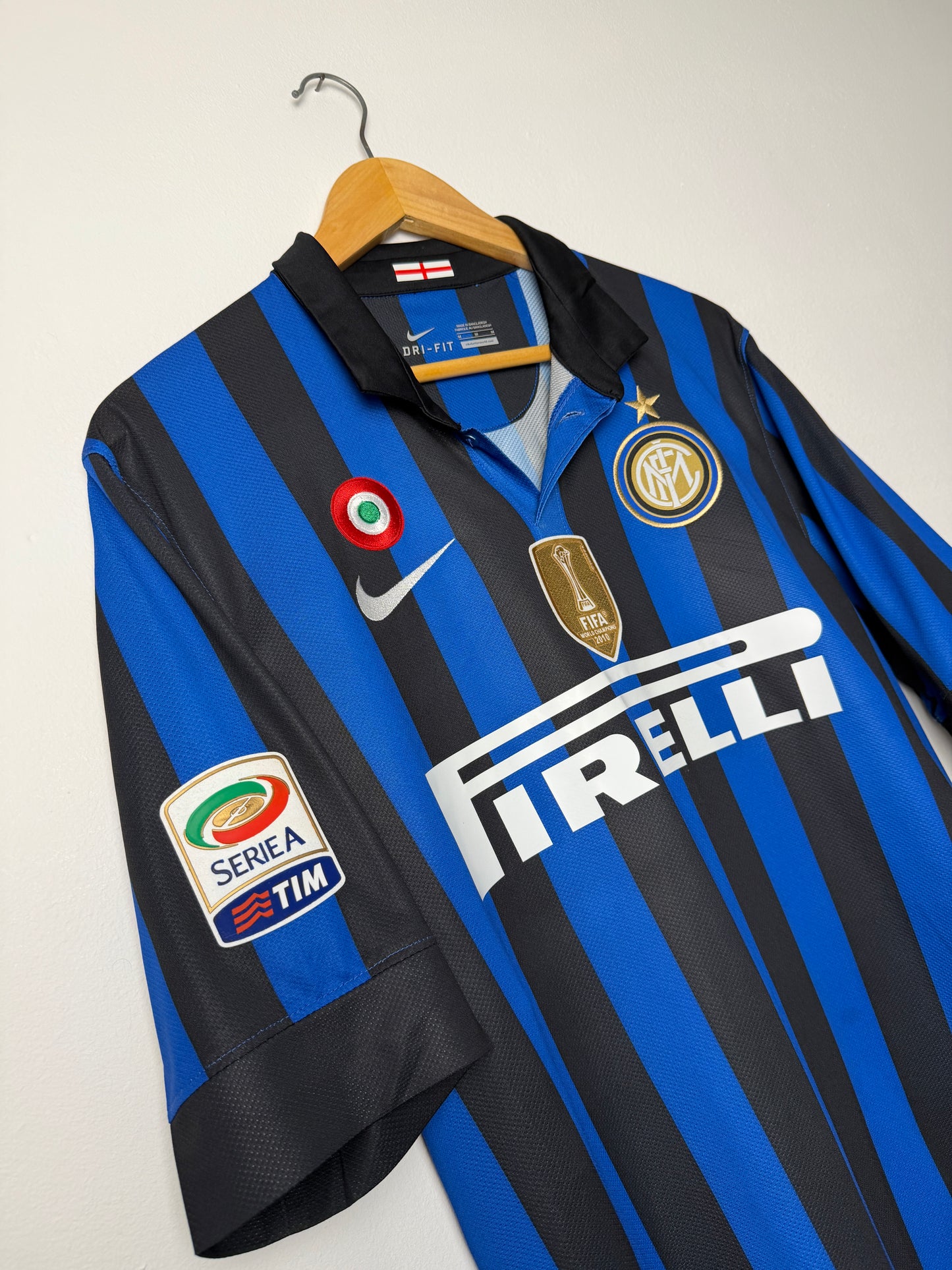Diego Forlan Inter Milan 2011-12 home football shirt (M)