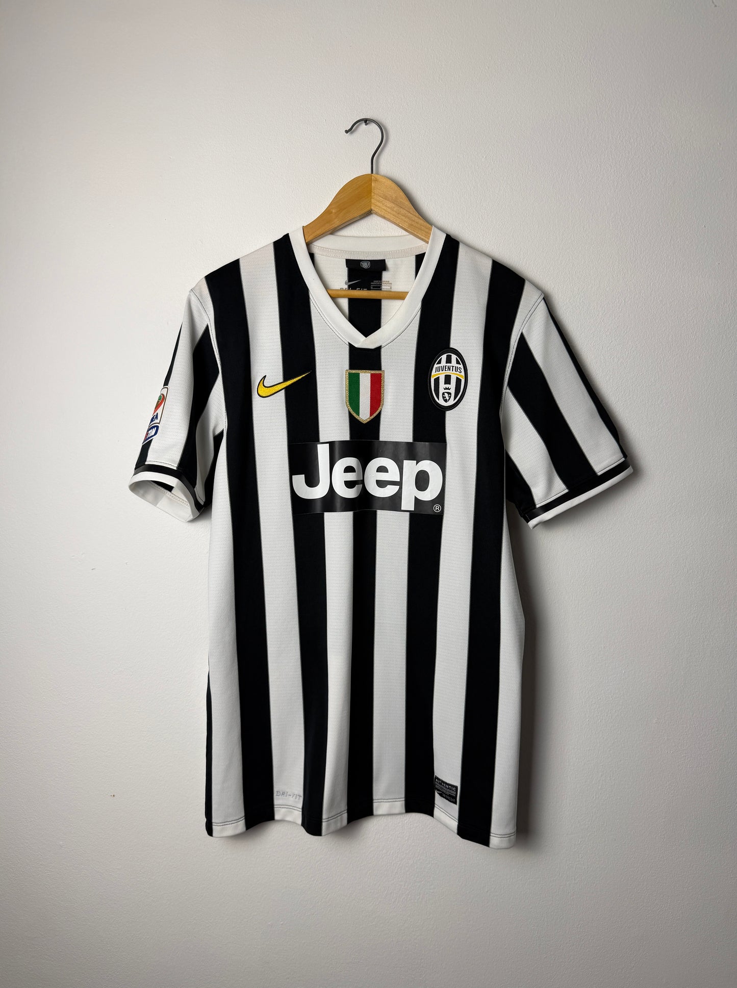 Andrea Pirlo Juventus FC 2013-14 home football shirt (M)