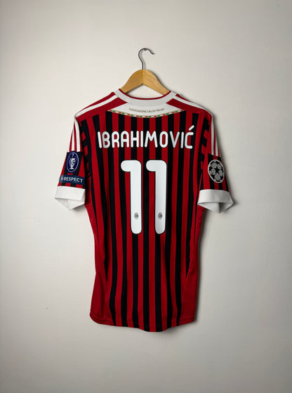 Zlatan Ibrahimovic AC Milan 2011-12 home football shirt (M)