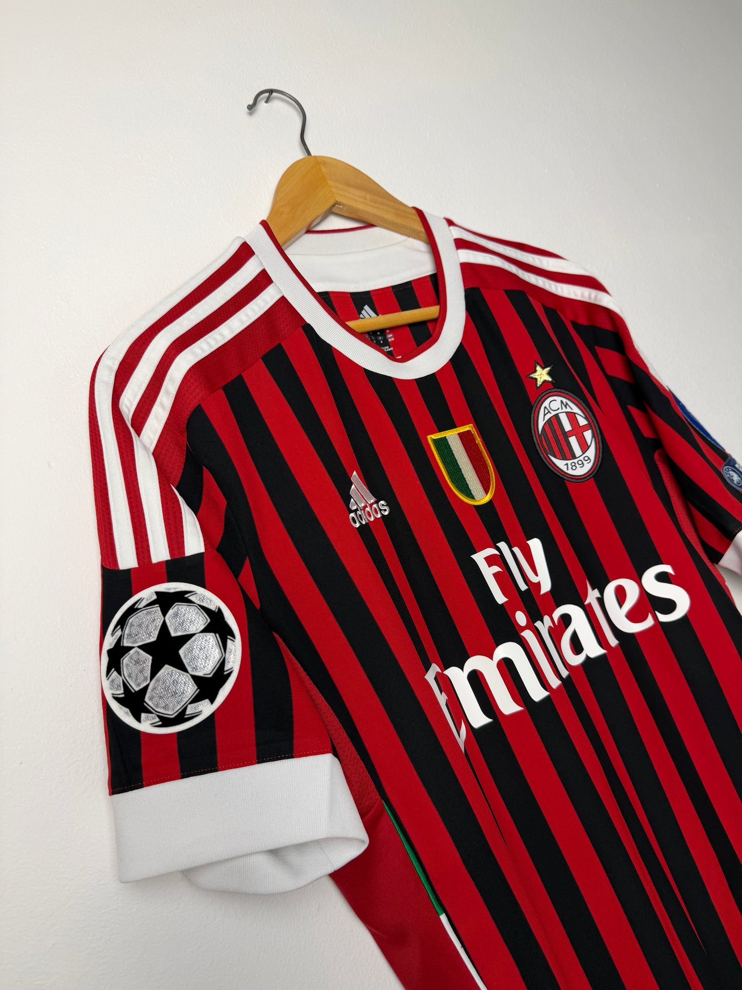 Zlatan Ibrahimovic AC Milan 2011-12 home football shirt (M)