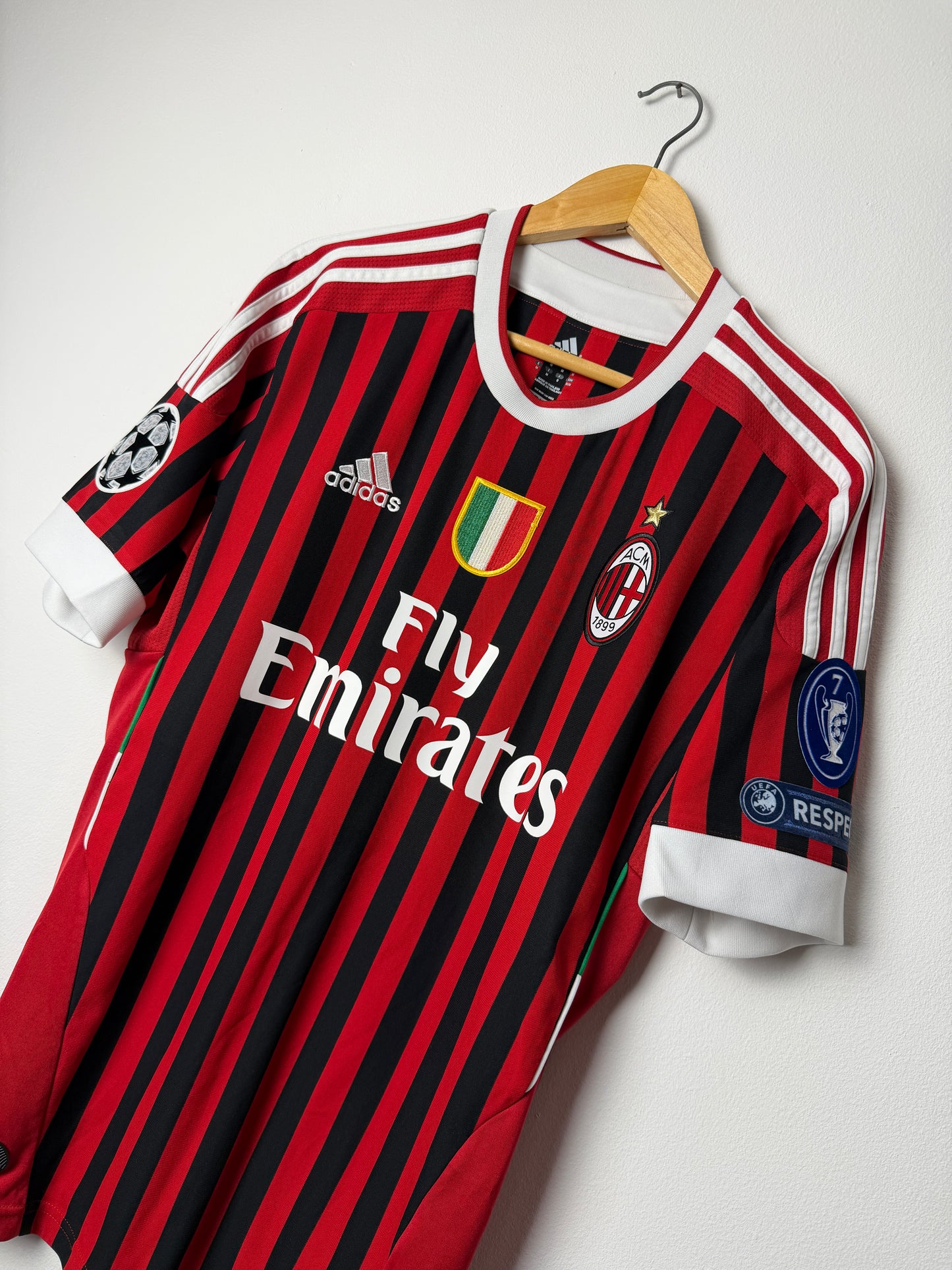 Zlatan Ibrahimovic AC Milan 2011-12 home football shirt (M)