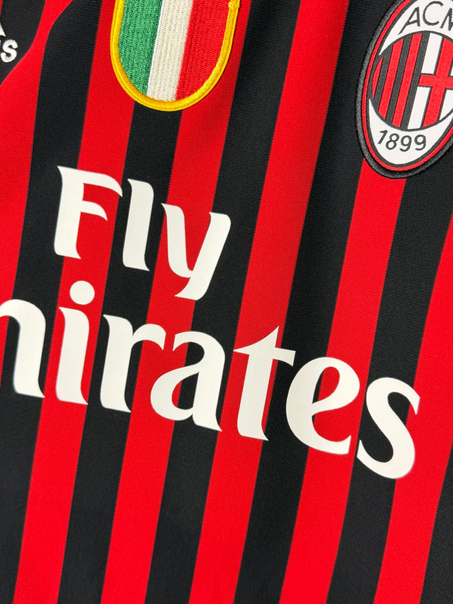 Zlatan Ibrahimovic AC Milan 2011-12 home football shirt (M)