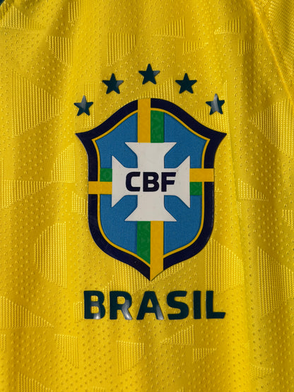 Brazil 2026 World Cup home football shirt (L)