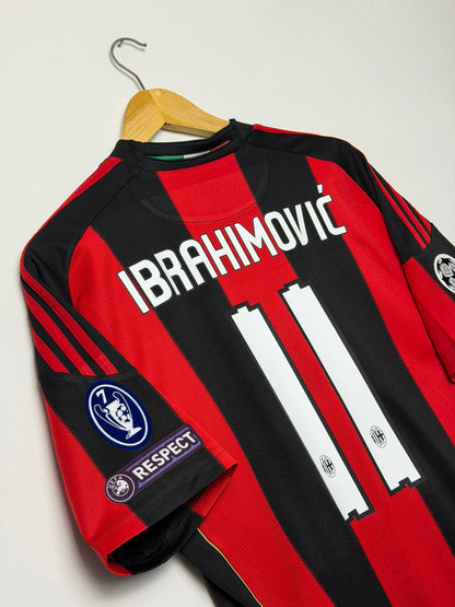 Zlatan Ibrahimovic AC Milan 2010-11 home football shirt (M)