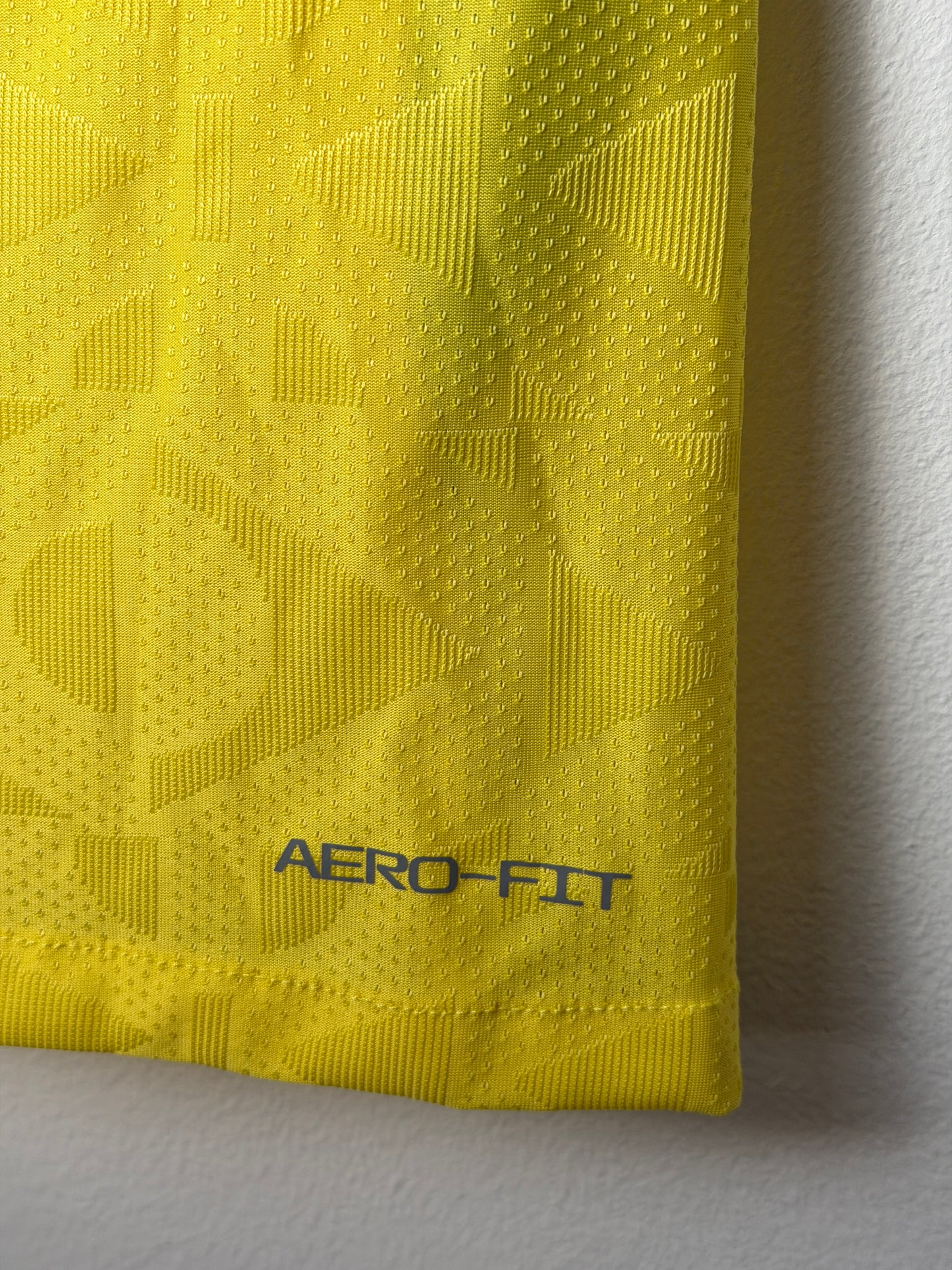 Brazil 2026 World Cup home football shirt (L)
