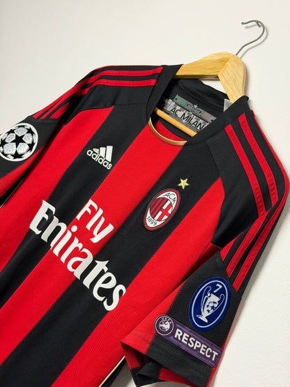 Zlatan Ibrahimovic AC Milan 2010-11 home football shirt (M)