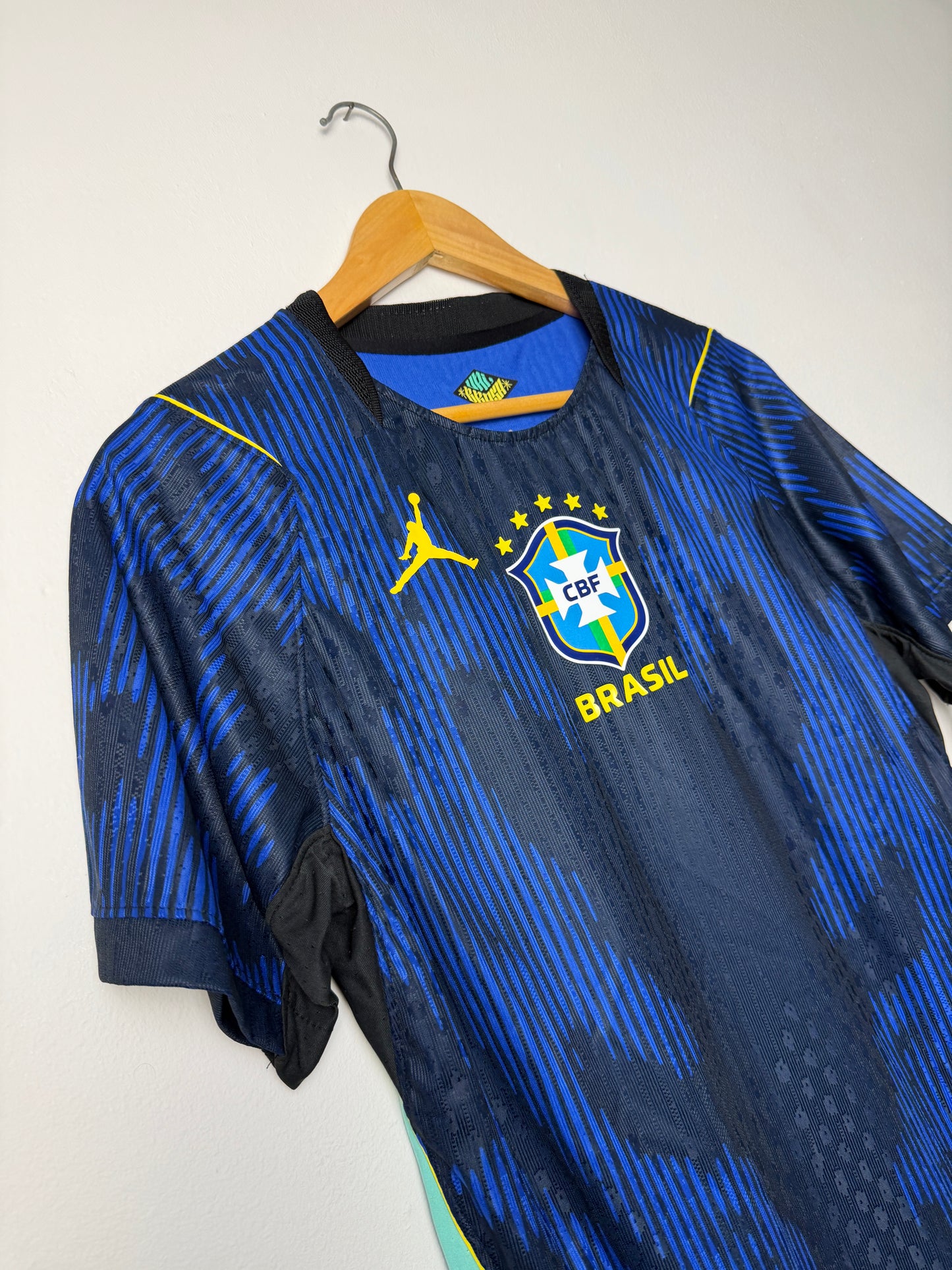 Brazil 2026 World Cup away football shirt (L)