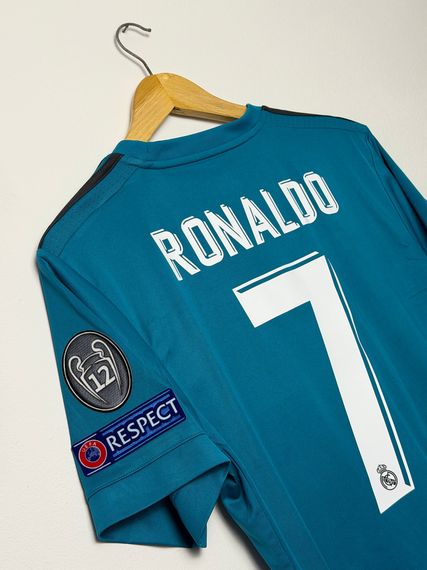 Cristiano Ronaldo Real Madrid CF 2017-18 third football shirt (M)