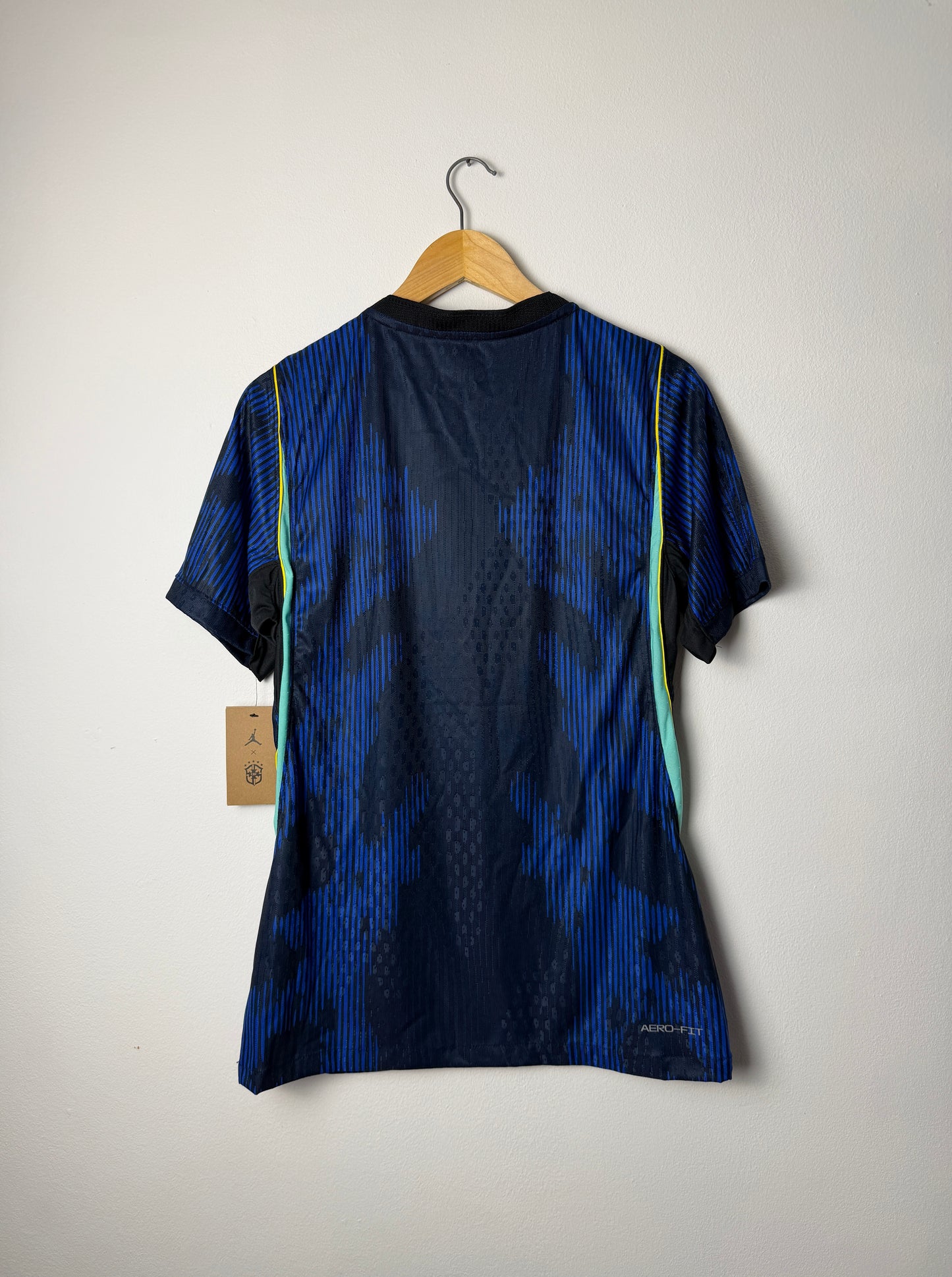 Brazil 2026 World Cup away football shirt (L)