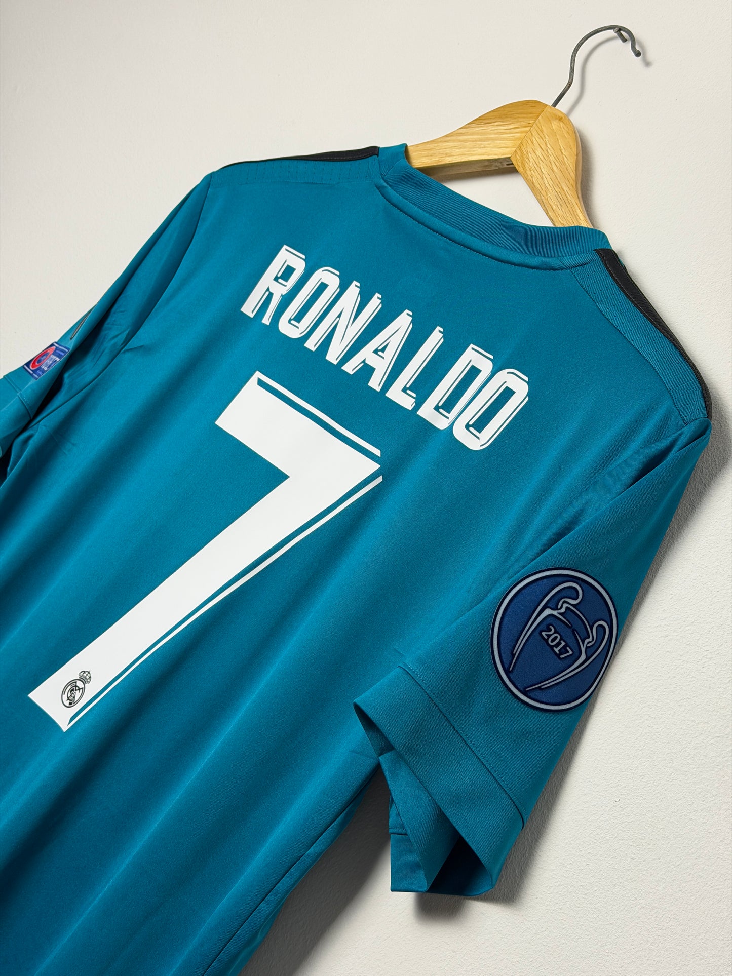 Cristiano Ronaldo Real Madrid CF 2017-18 third football shirt (M)