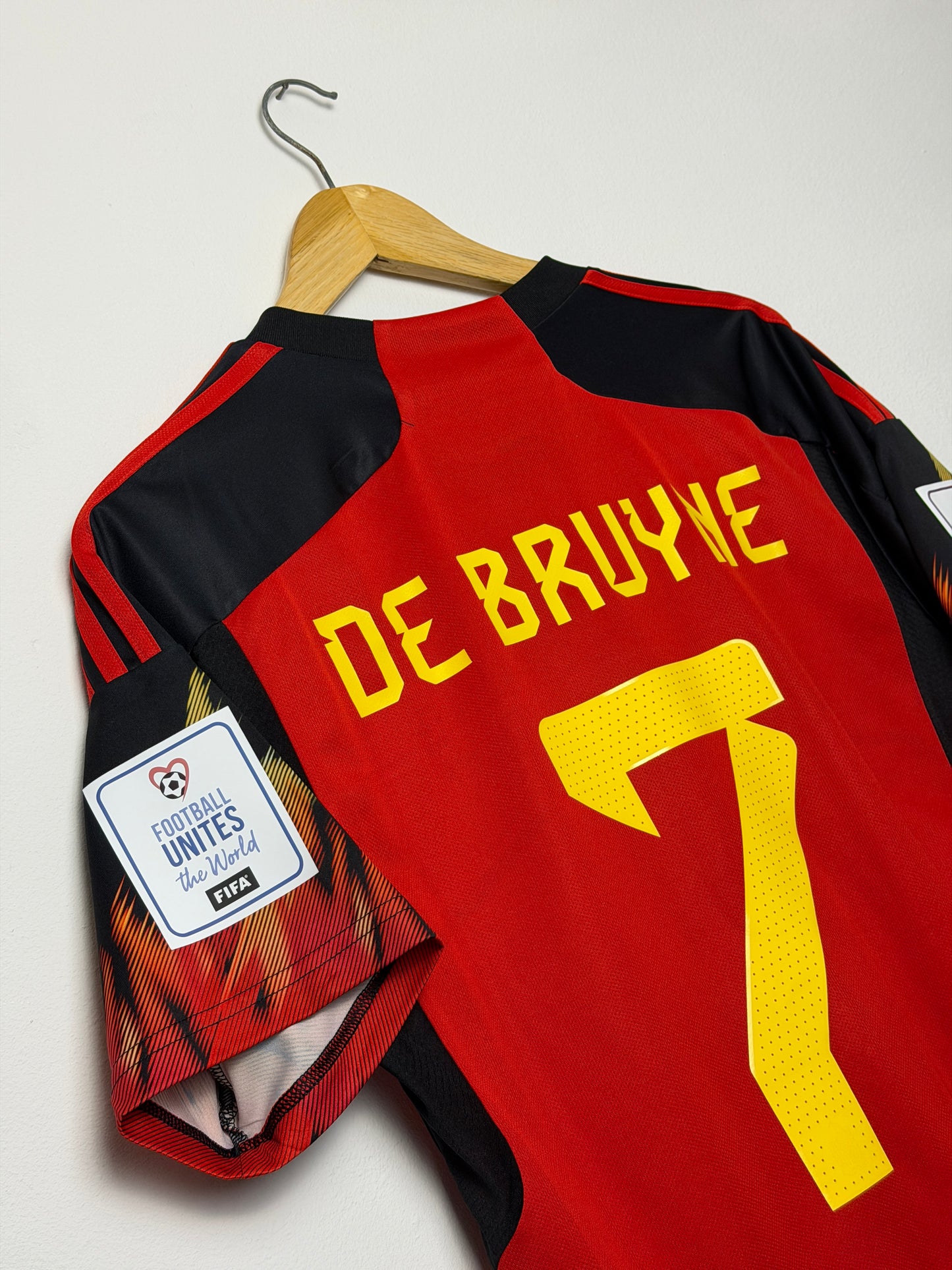 Kevin De Bruyne Belgium 2022 World Cup home football shirt (M)