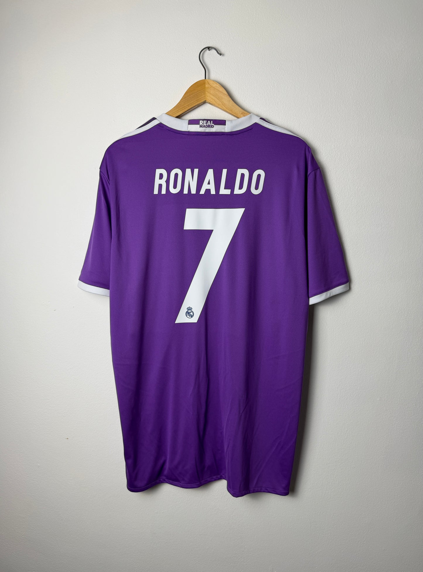 Cristiano Ronaldo Real Madrid CF 2016-17 away football shirt (XL)