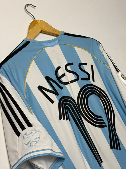 Lionel Messi Argentina 2006 World Cup home football shirt (L)