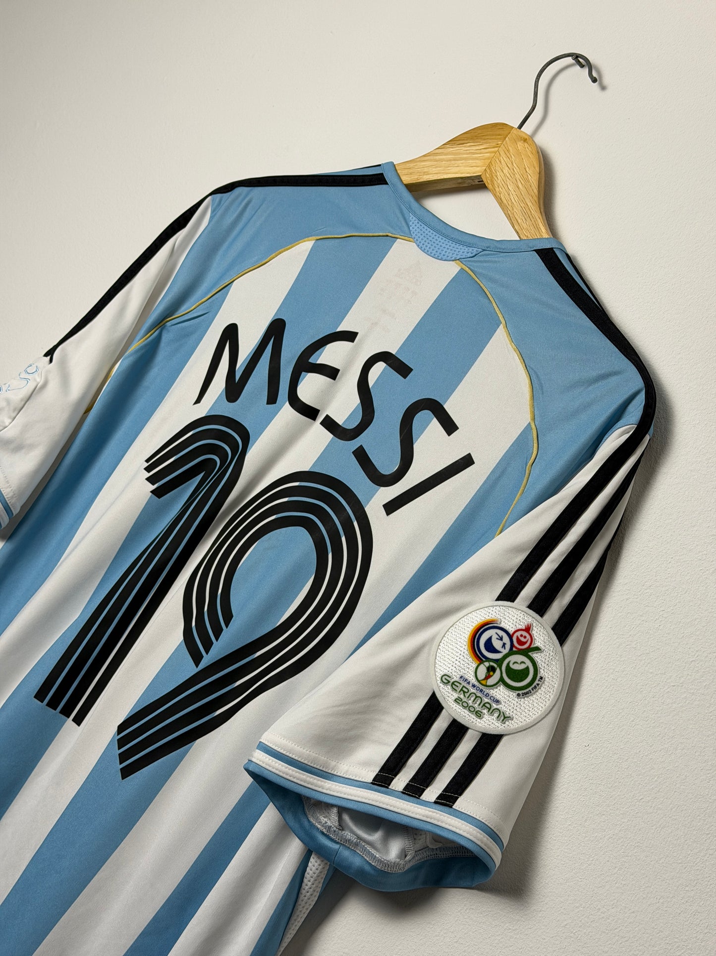 Lionel Messi Argentina 2006 World Cup home football shirt (L)