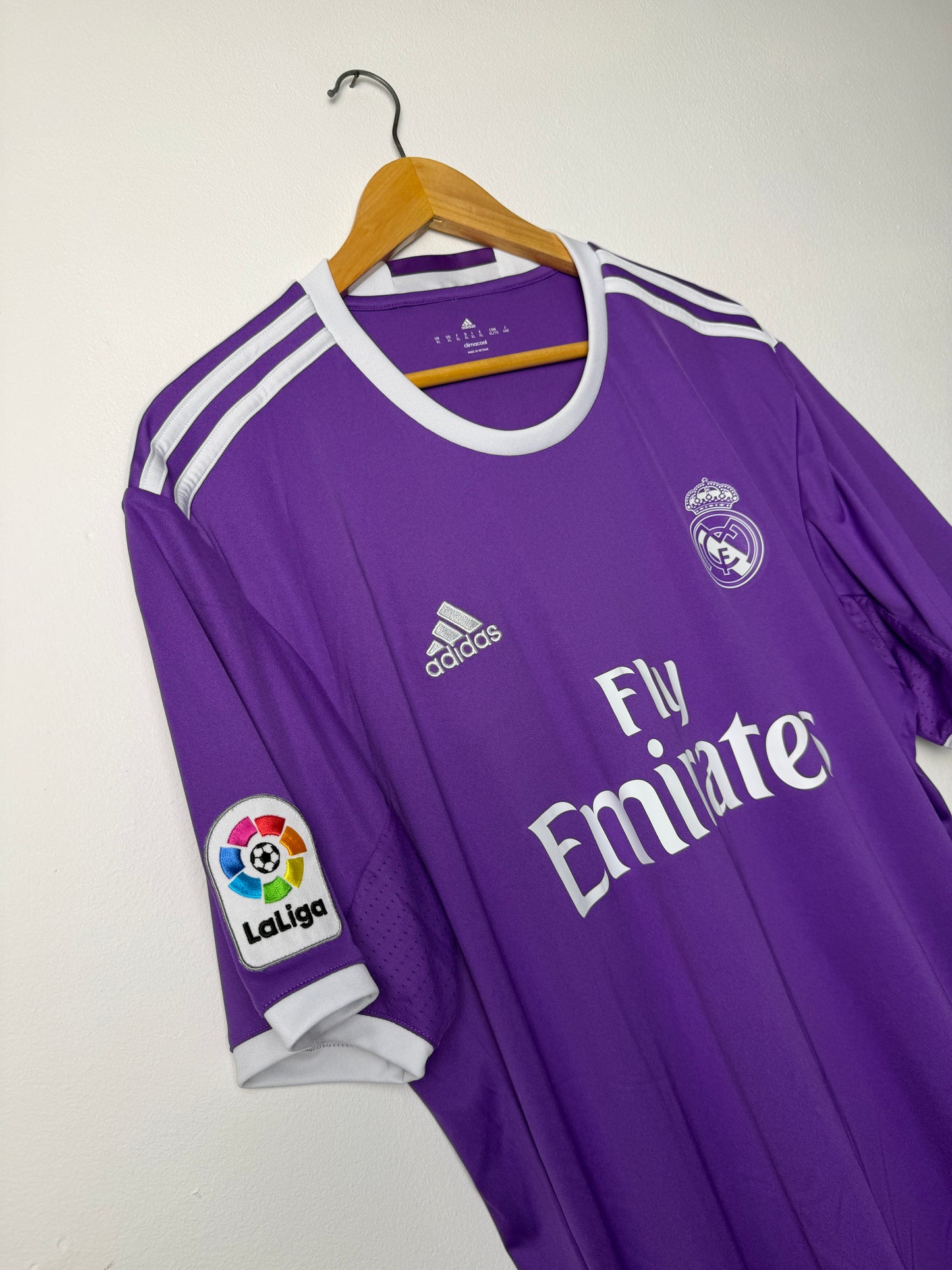 Cristiano Ronaldo Real Madrid CF 2016-17 away football shirt (XL)