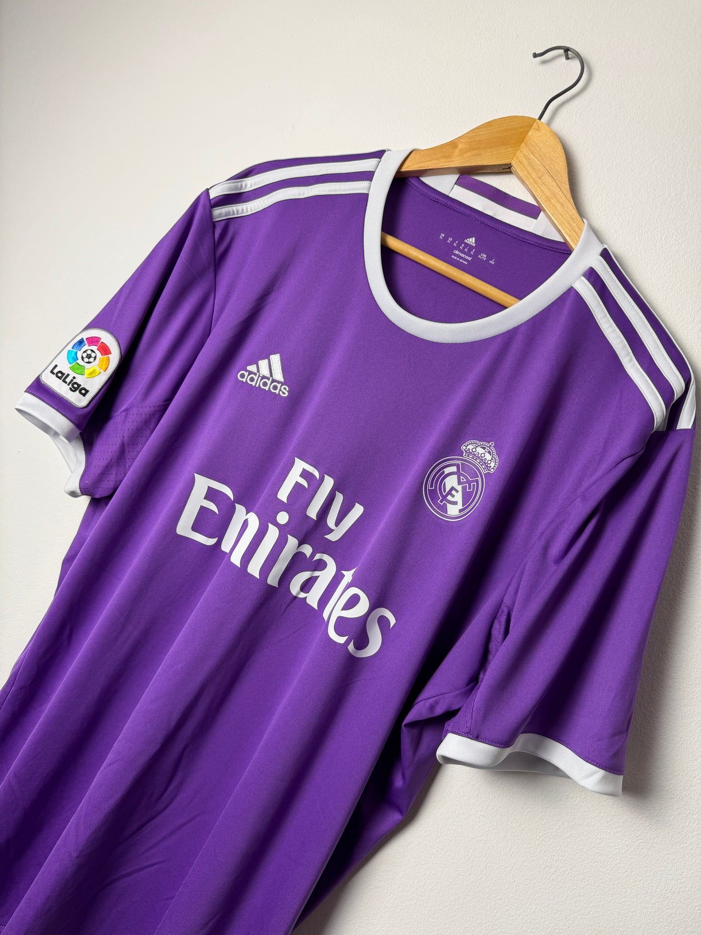 Cristiano Ronaldo Real Madrid CF 2016-17 away football shirt (XL)