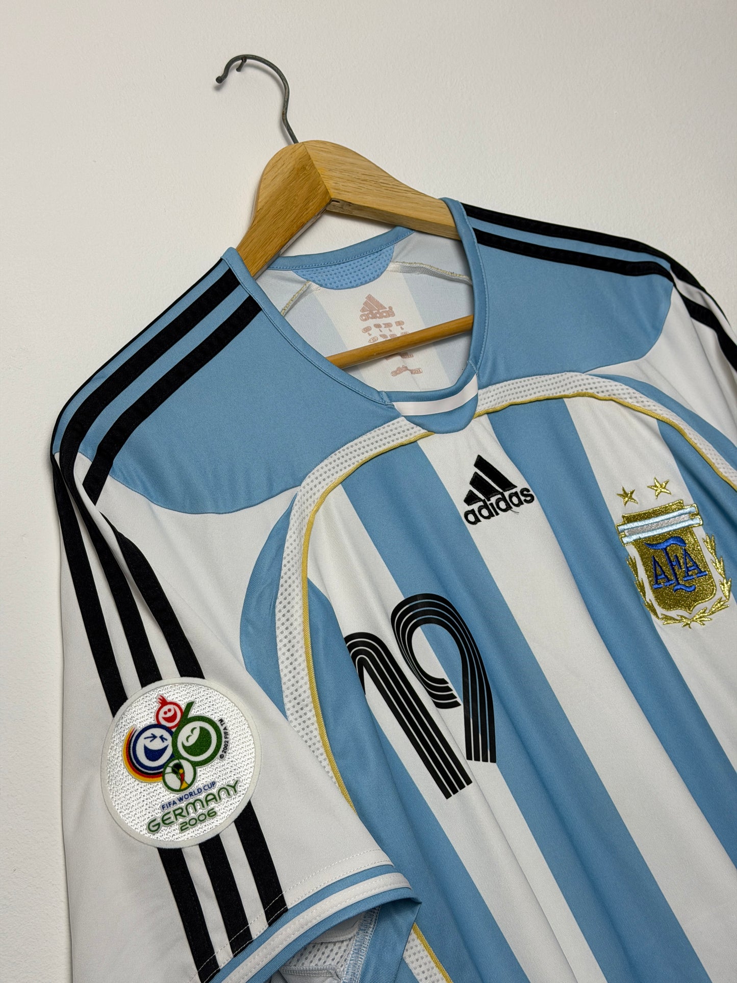 Lionel Messi Argentina 2006 World Cup home football shirt (L)