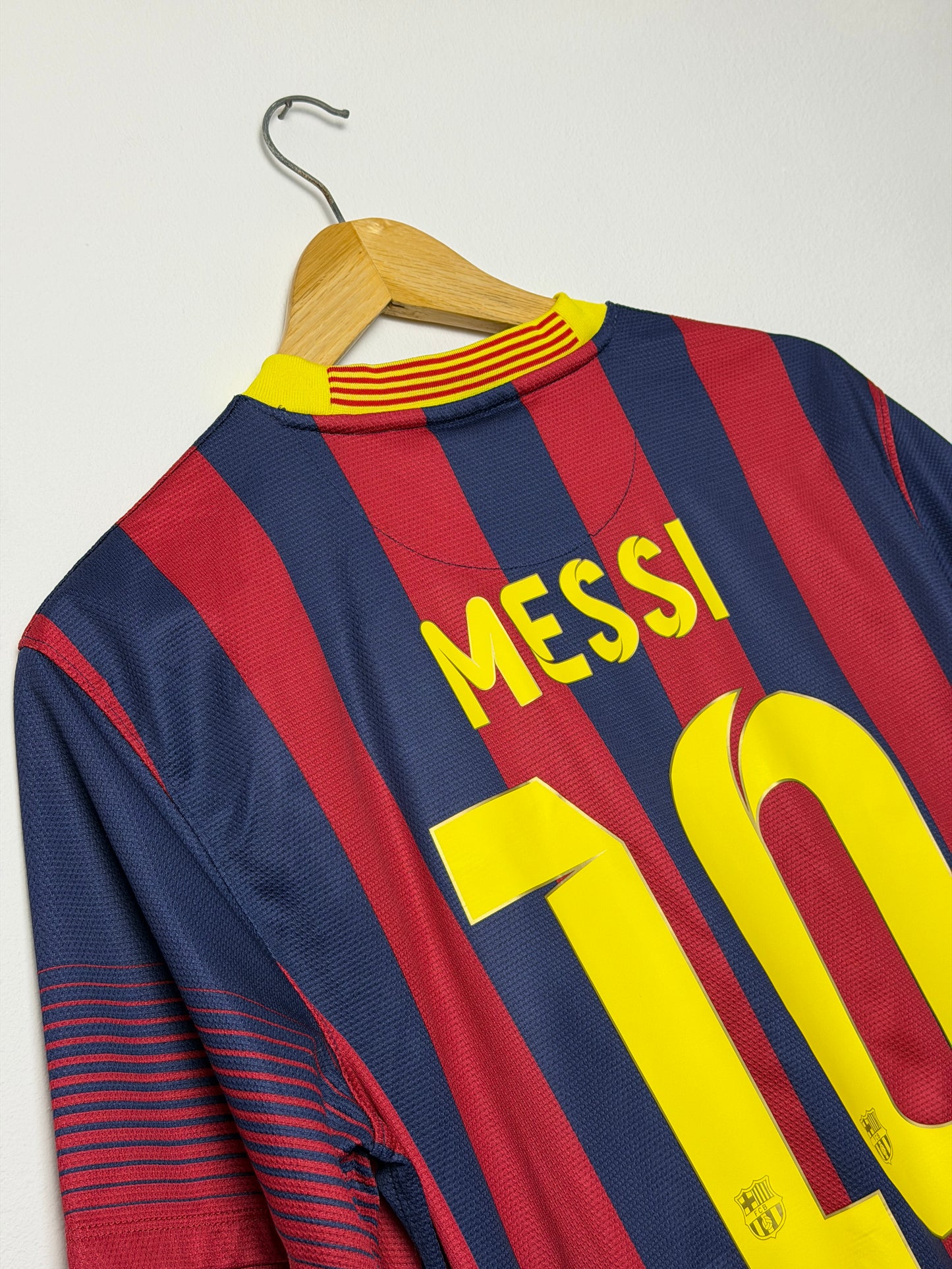 Lionel Messi FC Barcelona 2013-14 home football shirt (L)
