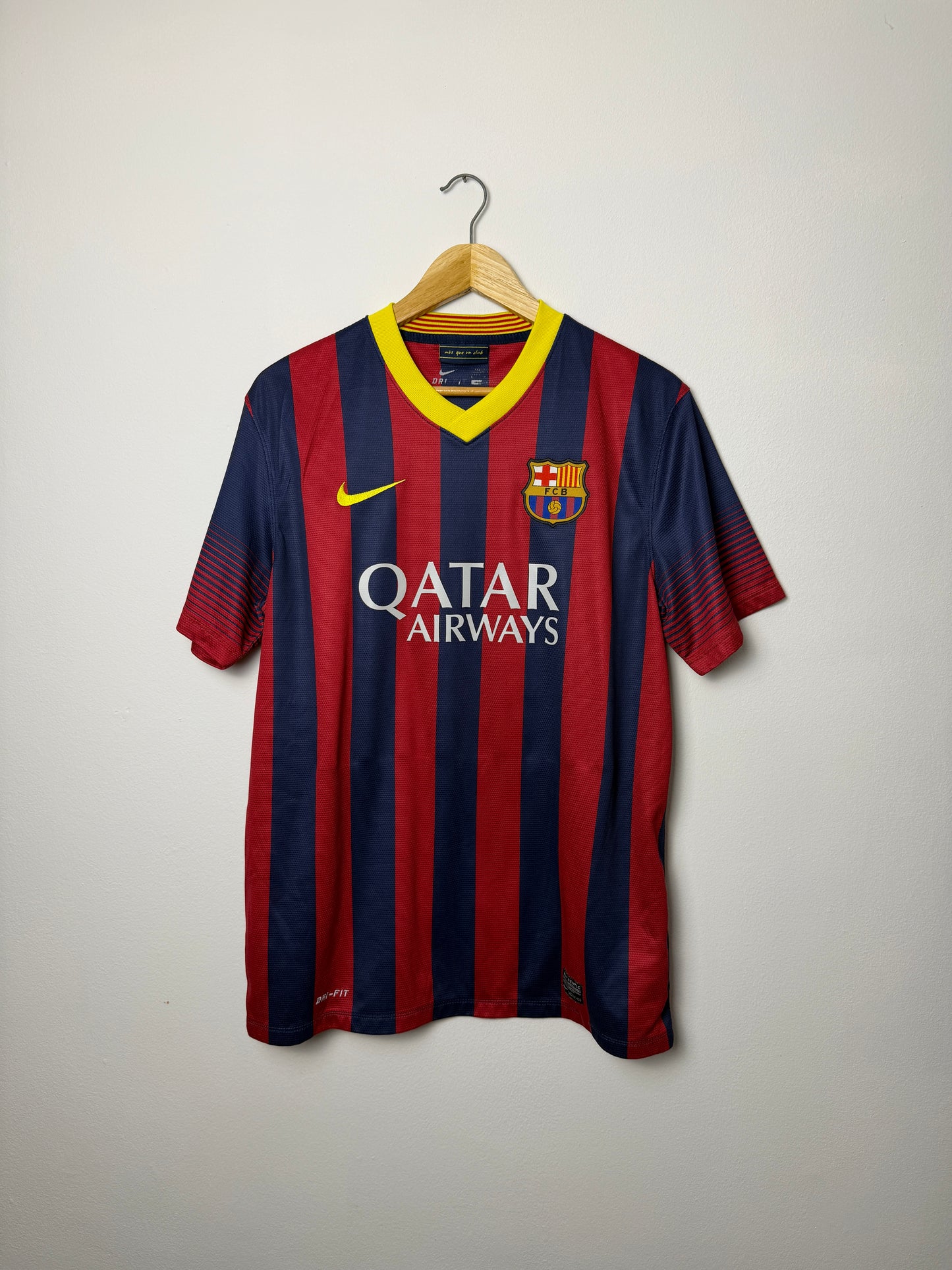 Lionel Messi FC Barcelona 2013-14 home football shirt (L)