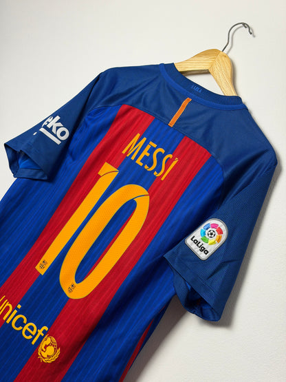 Lionel Messi FC Barcelona 2016-17 home football shirt (L)