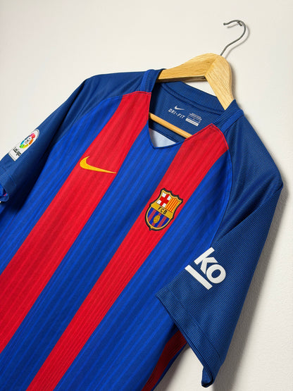 Lionel Messi FC Barcelona 2016-17 home football shirt (L)