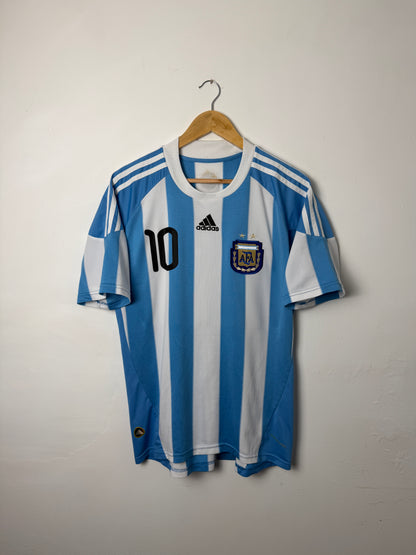 Lionel Messi 2010 Argentina home football shirt (M)