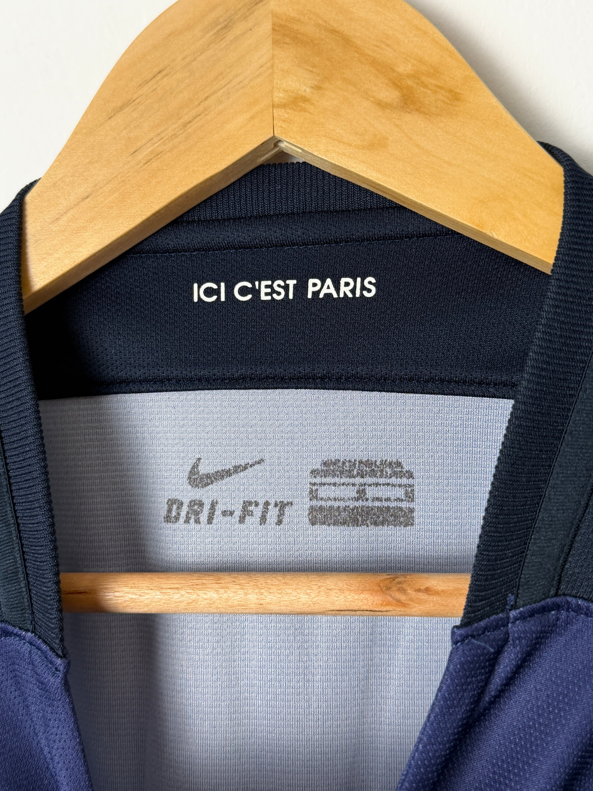 Edinson Cavani PSG 2015-16 home football shirt (M)