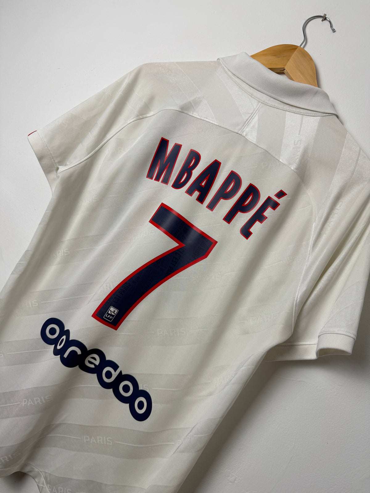 Kylian Mbappe PSG 2019-20 third football shirt (M)