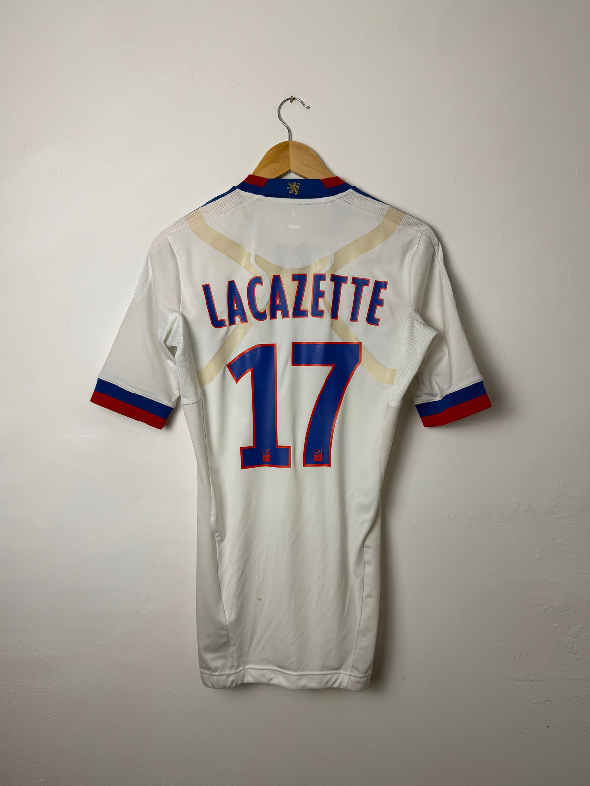 Alexandre Lacazette Olympique Lyonnais Techfit 2011-12 home football shirt (M)