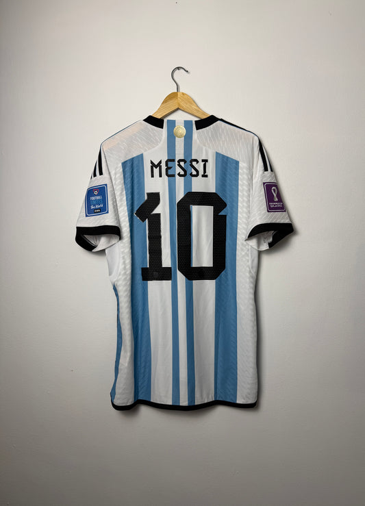 Lionel Messi Argentina 2022 World Cup final edition home football shirt (L)