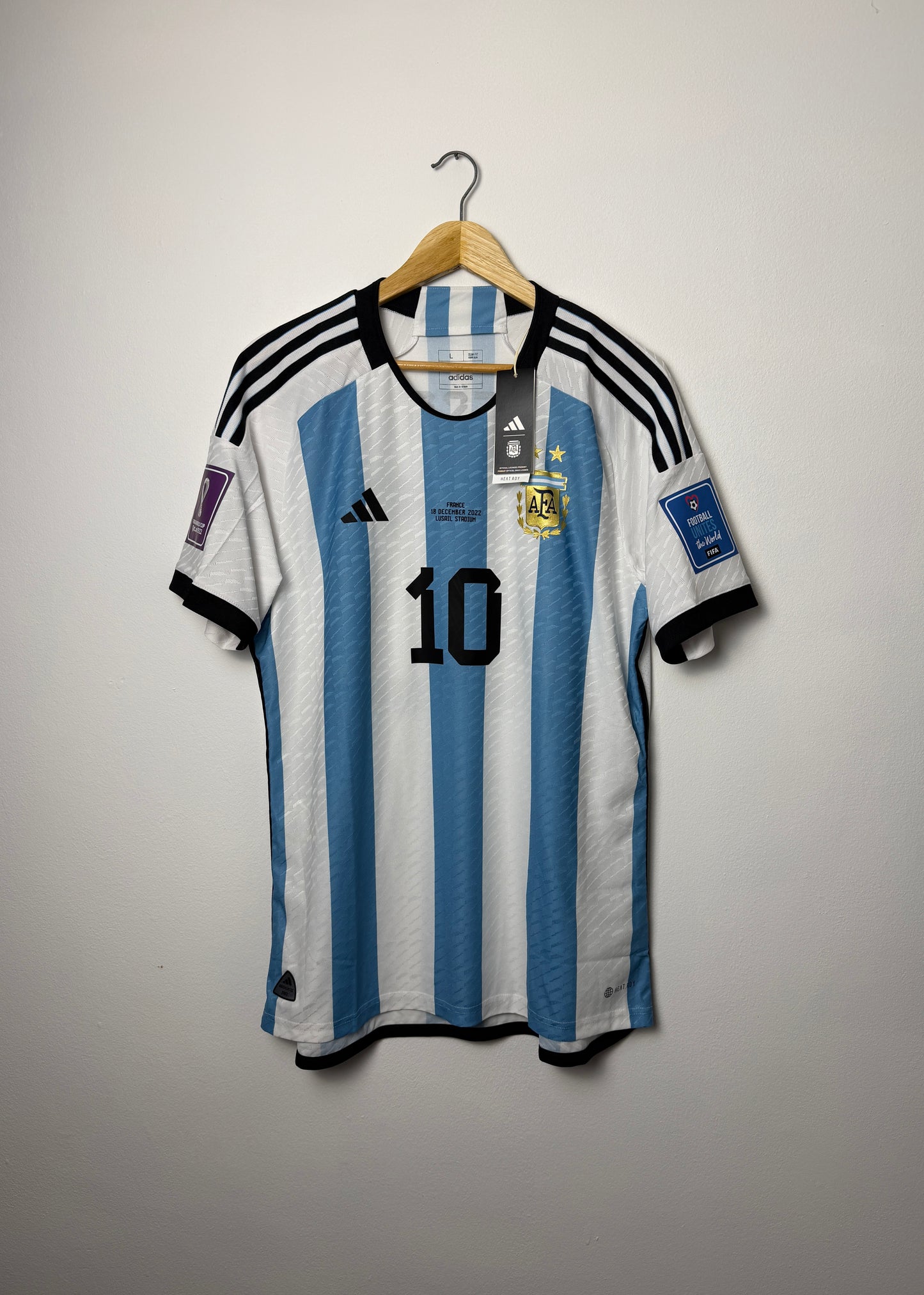 Lionel Messi Argentina 2022 World Cup final edition home football shirt (L)