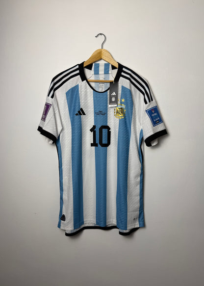 Lionel Messi Argentina 2022 World Cup final edition home football shirt (L)